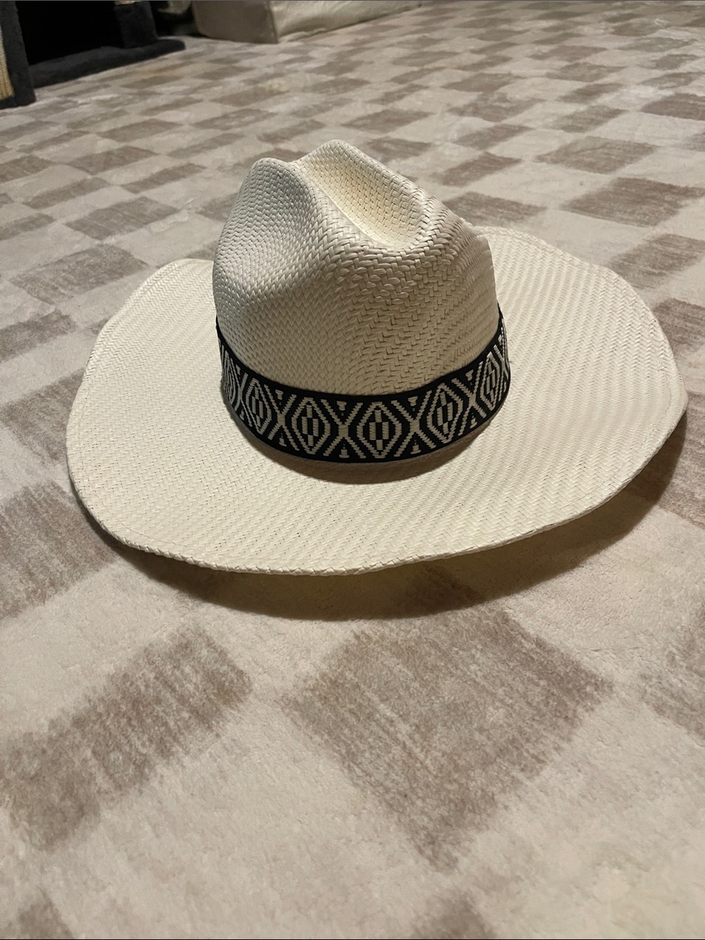 Jessica Simpson Cream Straw Western Hat with Black Geometric Band